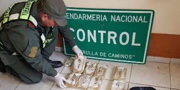 Detuvieron a una mujer con 7 kilos de marihuana en un micro\u002E (Web)\u002E
