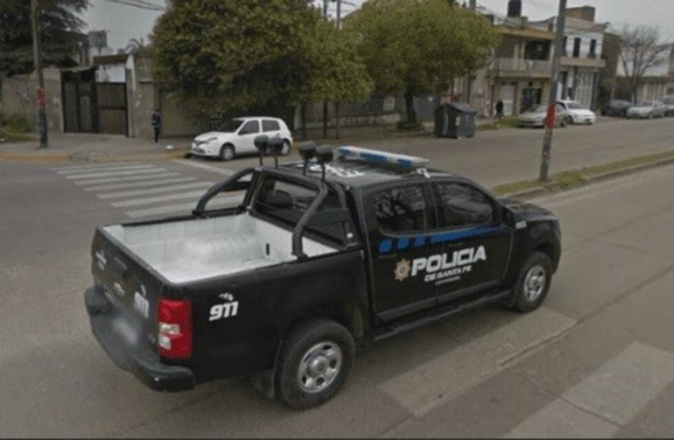 El padrastro del bebé muerto se quebró y admitió que lo tiró al suelo a propósito dos veces