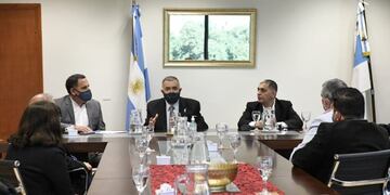 Legislatura: Jaldo recibió a mutuales y ONGs\u002E (Legislatura de Tucumán)