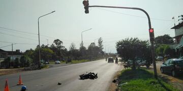 Posadas\u002E La esquina de Quaranta y Cocomarola donde fue atropellado Skwarek, quien falleció luego en el Madariaga\u002E (Policìa de Misiones)