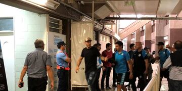 La llegada de los planteles al estadio Mario Alberto Kempes\u002E