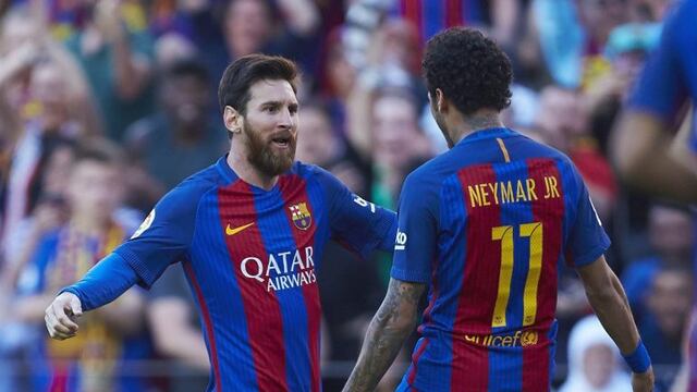 GRA441. BARCELONA, 06/05/2017.- El delantero brasileu00f1o del FC Barcelona Neymar (d) y el argentino Leo Messi celebran tras marcar uno de los goles ante el Villarreal, durante el partido de Liga en Primera Divisiu00f3n que se juega esta tarde en el Nou Camp, en Barcelona. EFE/Alejandro Garcu00eda