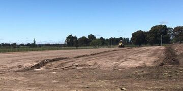 Construcción Cancha de Hockey de césped sintético (prensa municipalidad)