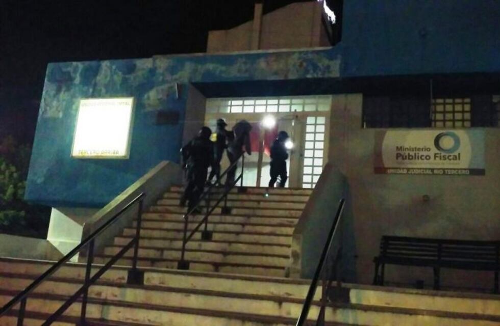 Detienen a una pareja por venta de drogas a menores en Villa General Belgrano