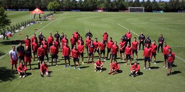 A pura fiesta los hinchas de Newell's despidieron al equipo (@CANOBoficial)