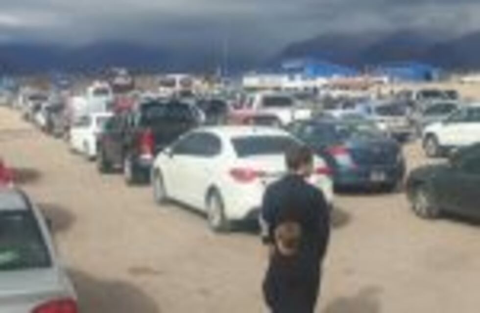 Hay demoras de hasta 6 horas para cruzar a Chile