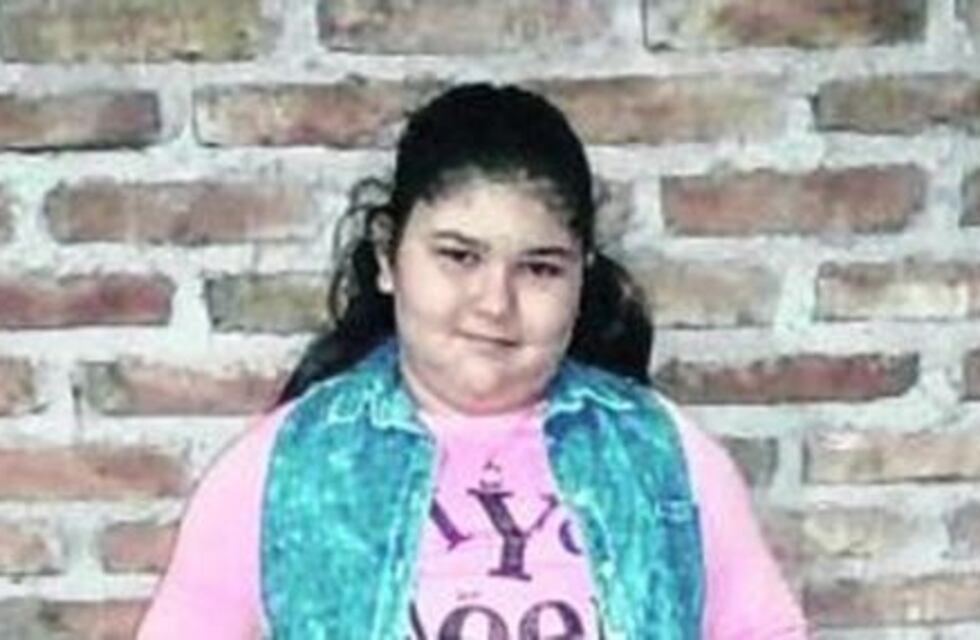 Quiso conectar su celular luego de salir de la pileta y murió electrocutada