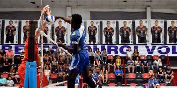 Gigantes del Sur no pudo en su visita a Libertad (Foto: Prensa Libertad Burgi Vóley/ACLAV)