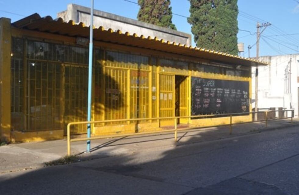 ¡Infraganti! La descubrieron robando bebidas alcohólicas en el súper chino de calle Urquiza