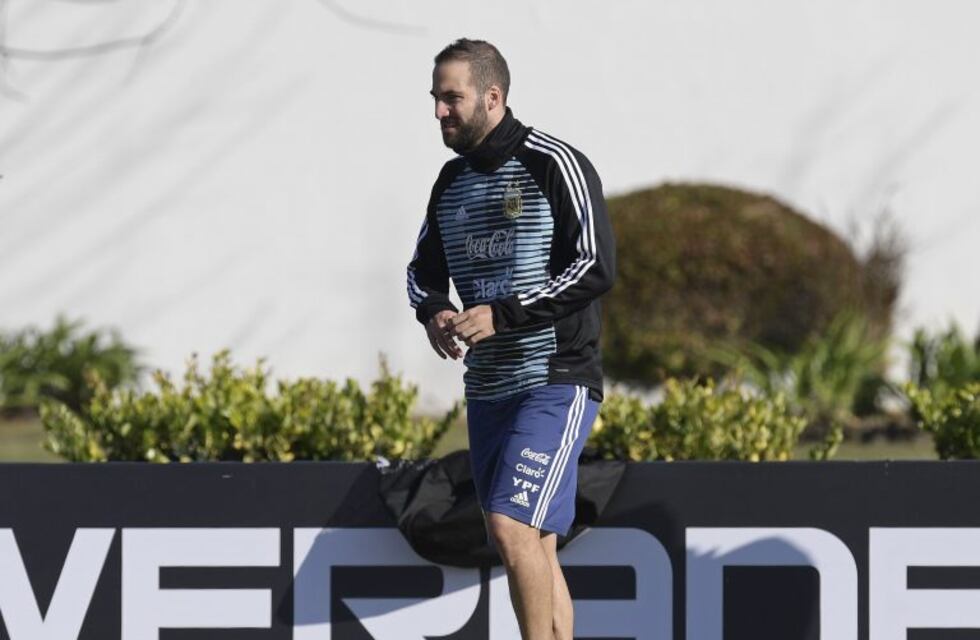 Higuaín confesó que extraña mucho a su hija: "Estoy sufriendo constantemente"