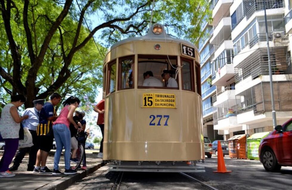 Este domingo vuelve a circular el tranvía histórico por Rosario