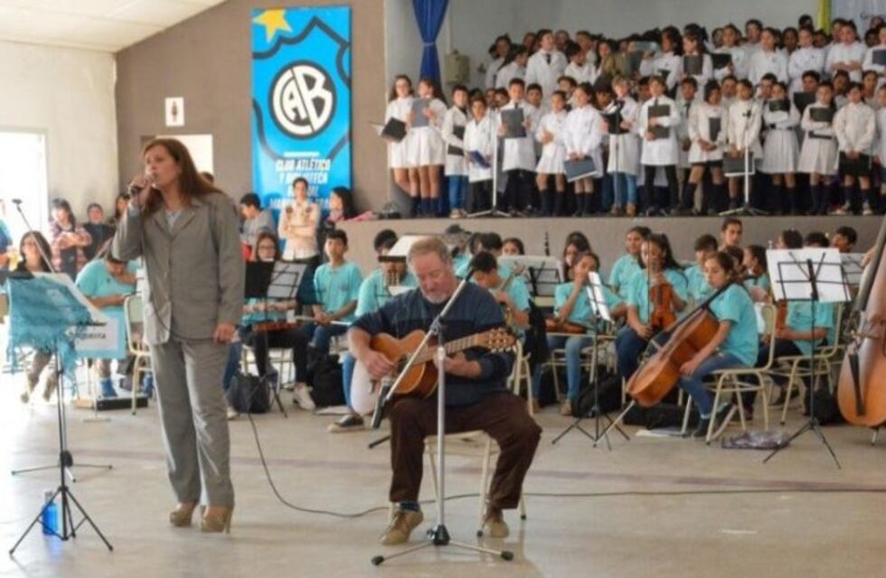 Polémica en acto de San Martín: Cacho Piña se mostró sorprendido por la reacción de la gente