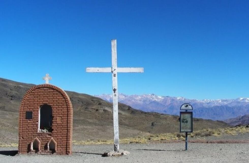 Murió una niña de 11 años tras el vuelco de una camioneta en Uspallata