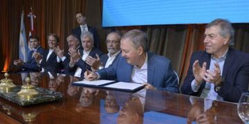 Intendentes cordobeses firman acuerdo con Schiaretti
