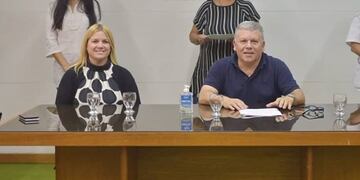 Vice intendente Maria Jose Esposito e intendente de Arroyito Gustavo Benedetti