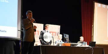 Marcelo Bersano, director ejecutivo del IMV, al momento del sorteo del plan \
