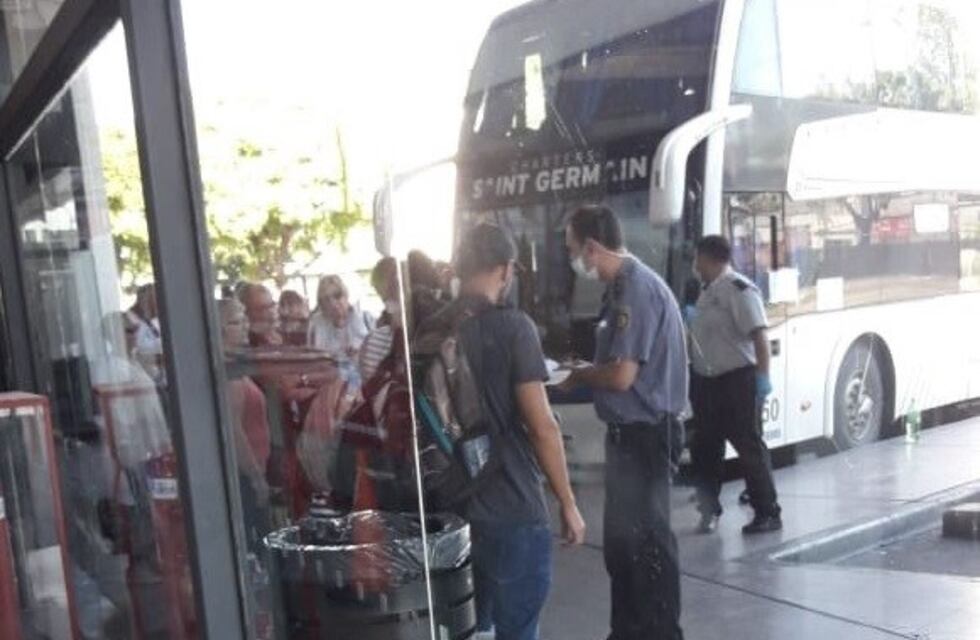 Se activó el protocolo por una joven repatriada con fiebre en la terminal