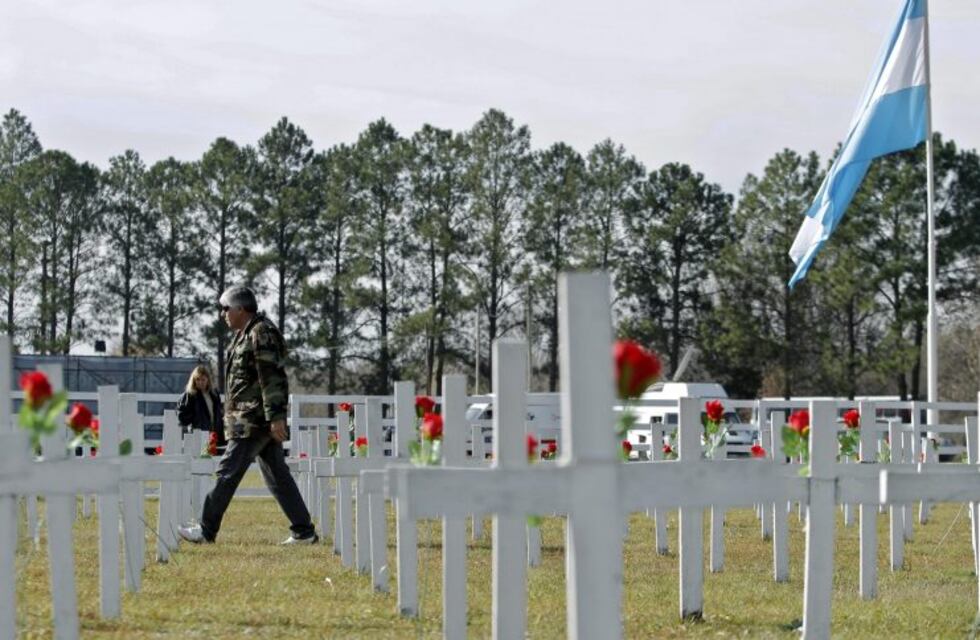 Malvinas: la Cruz Roja comienza con la identificación de los 123 argentinos enterrados en Darwin