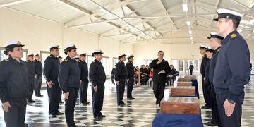 Entrega de diplomas a cabo principales