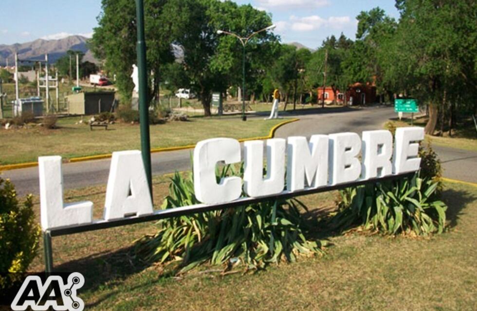 Caminaba por una calle de San Esteban y la atacaron tres perros