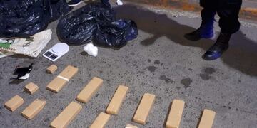 El material estupefaciente fue examinado en Pellegrini y Felipe Moré\u002E (@somosrosariook)