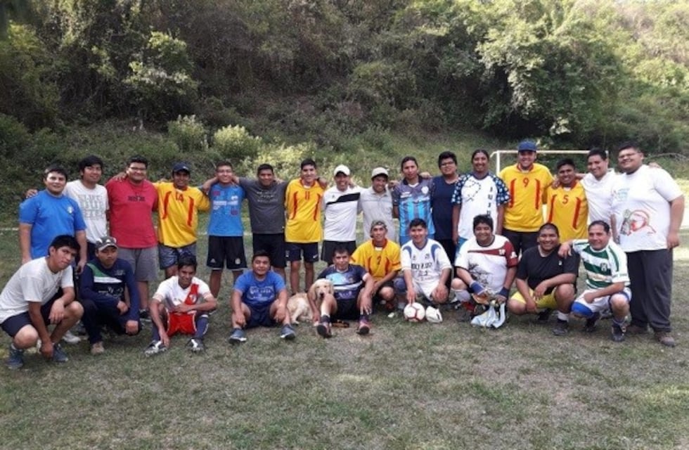 Sacerdotes versus seminaristas, en tradicional convivencia anual