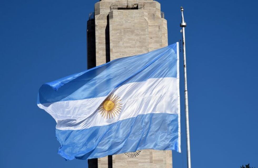 Alberto Fernández llega a Rosario por el aniversario del primer izamiento de la bandera