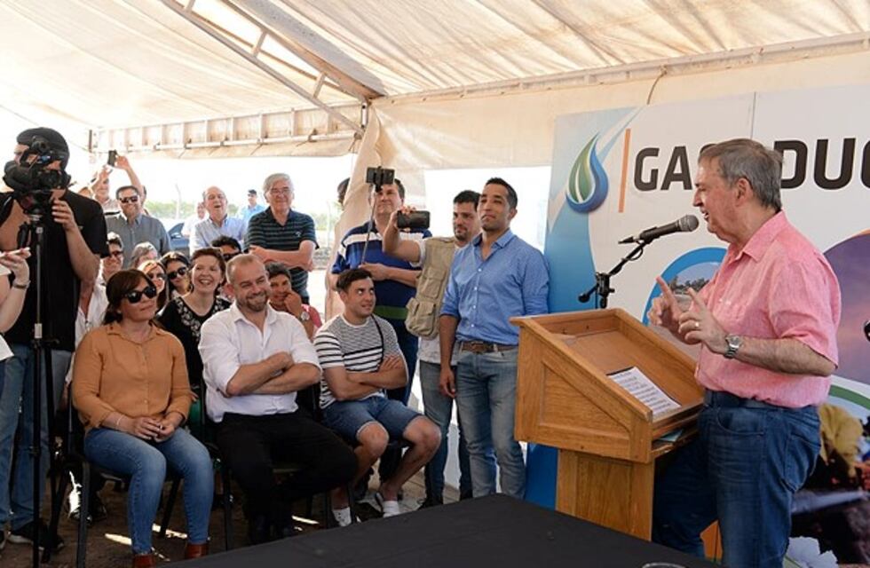 Schiaretti habilitó plantas reguladoras de gas natural en La Para y Villa Fontana