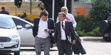 El empresario entregó un escrito y se retiró antes de las 11 de la mañana\u002E (@alanmonzon)