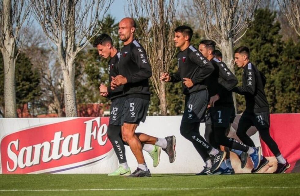 Colón recibirá a San Lorenzo con titulares y sólo hay una duda en el equipo