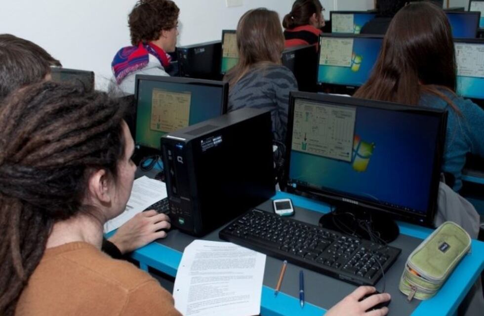 COVID 19: futuros médicos de la UNCuyo atenderán el Call Center