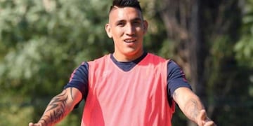 Ricardo Centurión se desvincularía de Racing Club y jugaría para Godoy Cruz en la Copa Libertadores\u002E