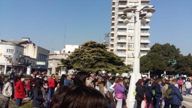 Una multitud marchó por Eliana en agosto de 2020 .