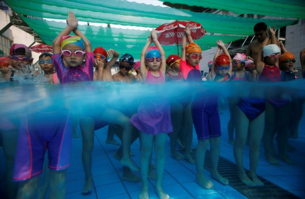 Tercer encuentro de natación en el polo deportivo Andorra