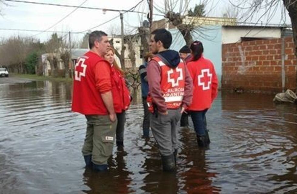 La Cruz Roja Argentina colabora con damnificados por el temporal en Resistencia
