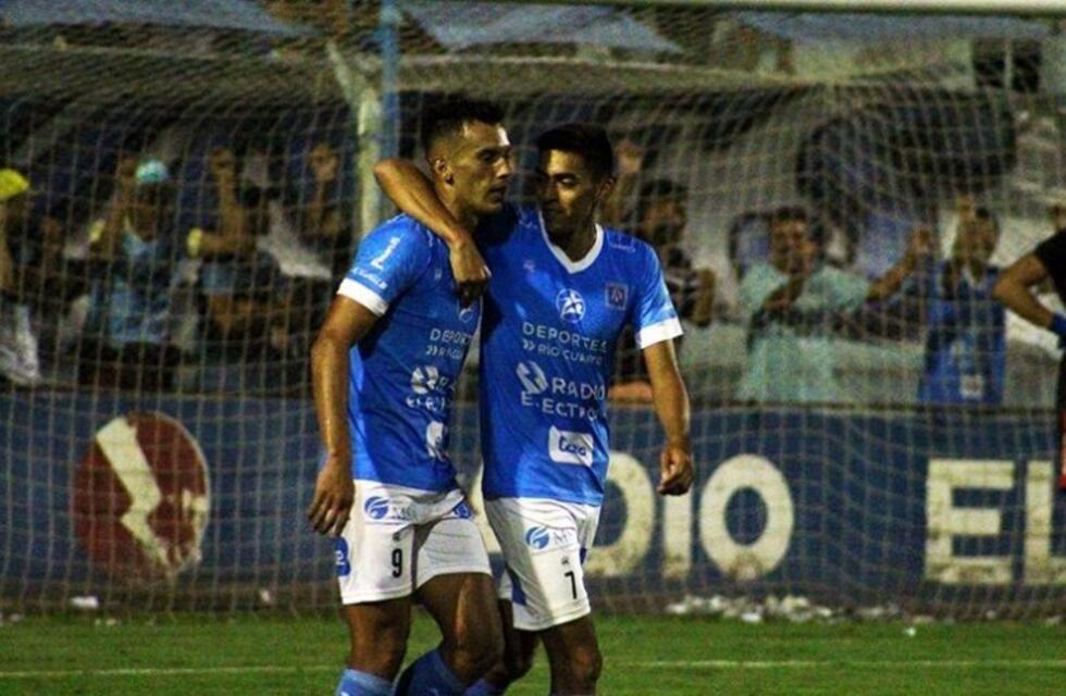 Leonel Ceresole sigue como titular y Estudiantes sigue ganando