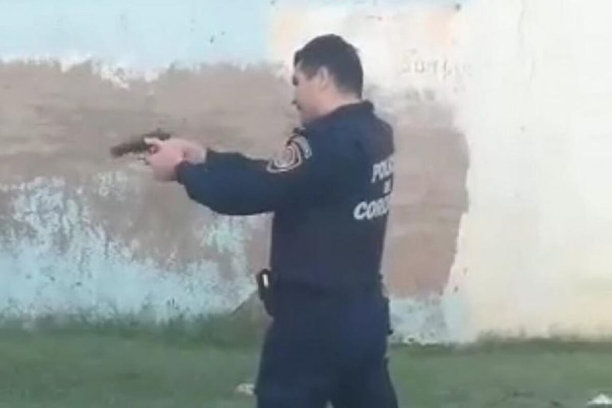 Policia dispara por la espalda a un joven\u002E
