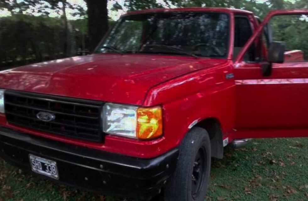 Denunció el hurto de su camioneta y aseguran haberla visto circular sin patente