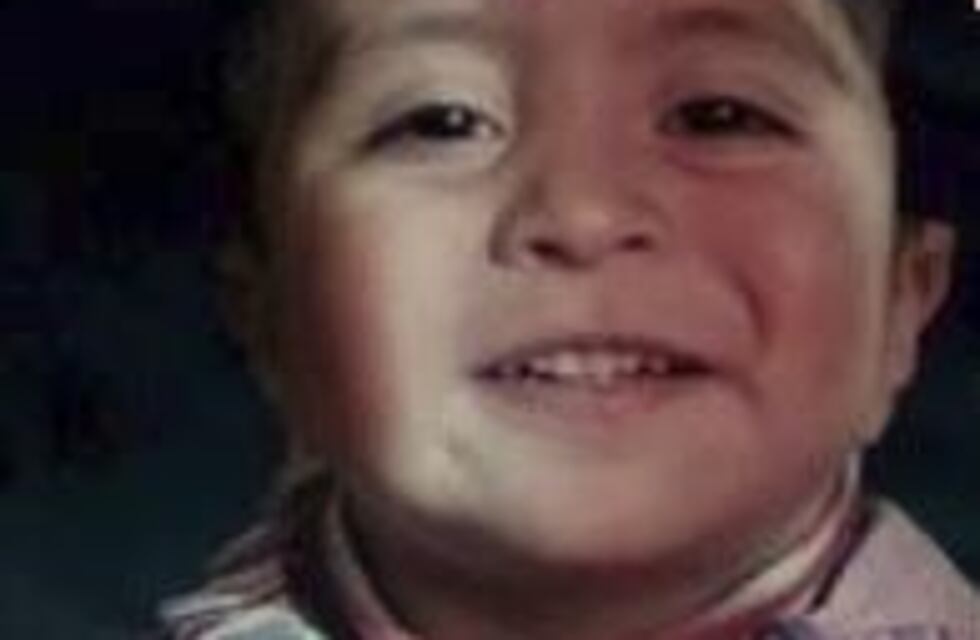 Un nene de 2 años necesita un trasplante coclear que cuesta 27 mil dólares