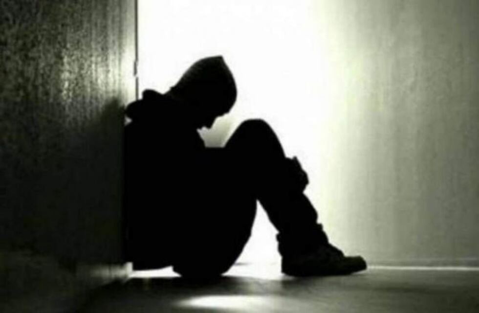 Una niñera tenía relaciones con el menor que debía cuidar y fue procesada