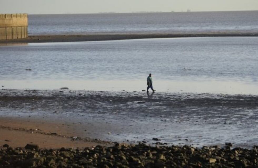 Algunos barrios de La Plata no tienen agua potable por la bajante en el Río de La Plata