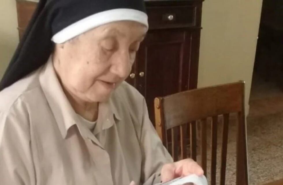 Con 84 años cose barbijos para el Hospital de Las Varillas