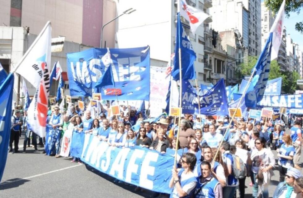 Docentes públicos y privados volvieron a rechazar la propuesta salarial y paran el 5 y 6 de abril
