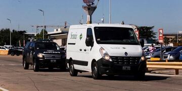 Los restos de Emiliano Sala llegaron al país y serán trasladados a Progreso (Ricardo Pristupluk)