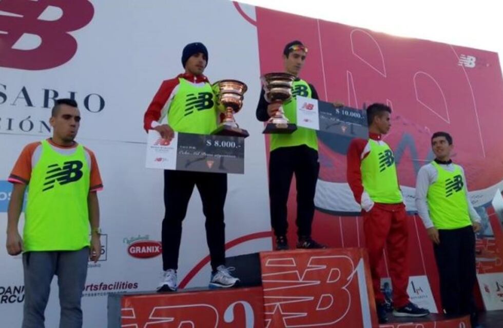Juntitos los dos: la Media Maratón de Rosario tuvo un final emocionante