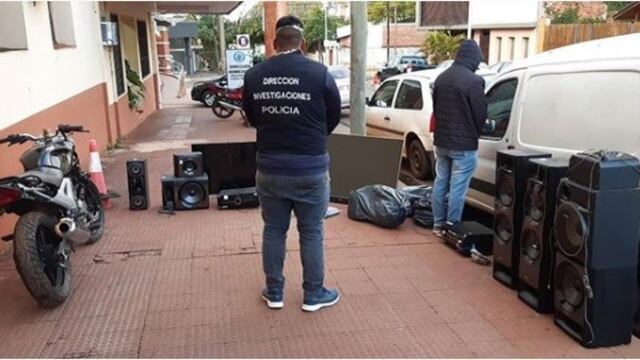 Ladrón detenido en Garupá, Misiones\u002E También fueron apresados sus 4 cómplices\u002E Robaron un auto y otros objetos de valor\u002E (Pol\u002E de Mnes)