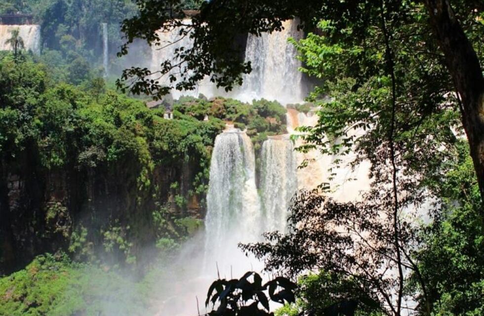 Mientras la lluvia avanza hacia el Norte misionero, Iguazú espera 30 grados de máximas para el finde