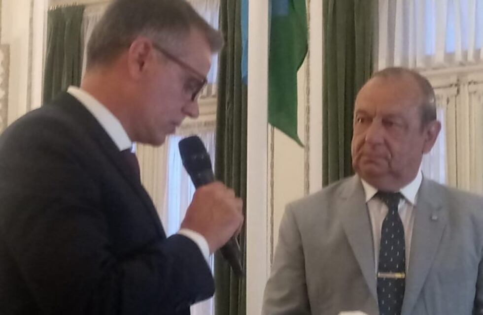 Carlos Sánchez asumió su quinto mandato consecutivo y convocó al trabajo en conjunto