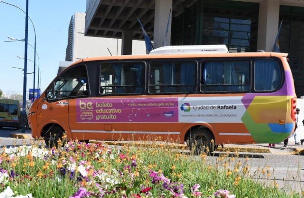 Vuelven a pasar por el Hospital los minibuses