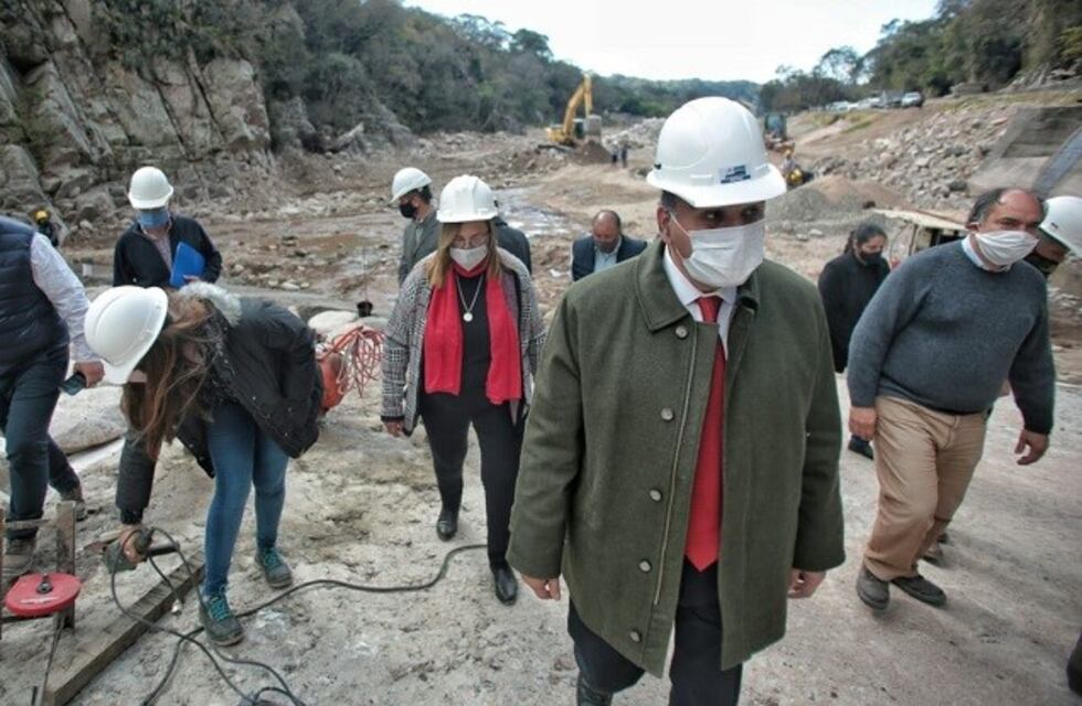 El gobernador Manzur recorrió las obras hídricas en La Cocha